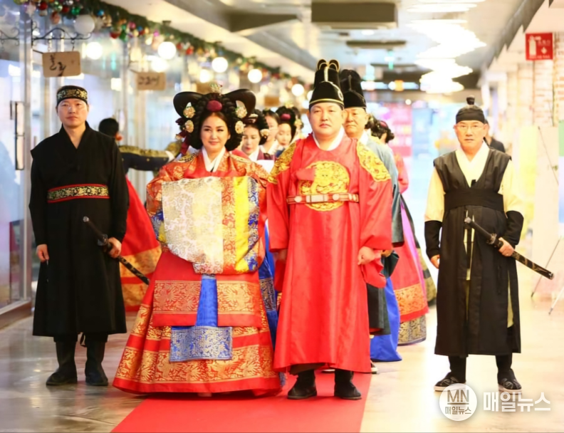 임금 행렬 단체 사진, 사진=글로벌연리지