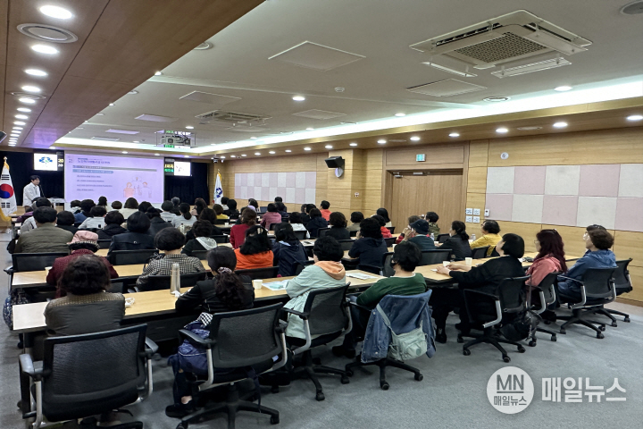 노인학대예방교육 참고 사진 ⓒ 인천시