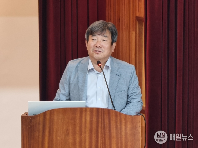 정덕근 교장의 인사와 발표회 의미 성과 말씀