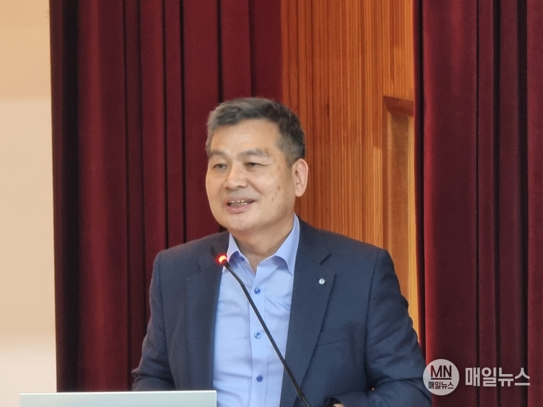 이건직 동문장학회 이사장의 해외견학 후원 성과와 동기부여 의미 말씀