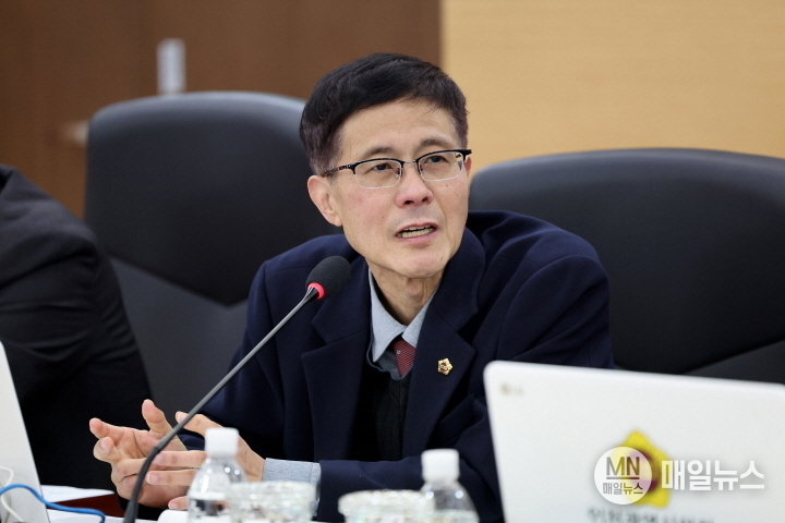인천시의회 이명규(산업경제위원회, 국민의힘, 부평1) 의원 의정 질문 모습 ⓒ 인천시의회