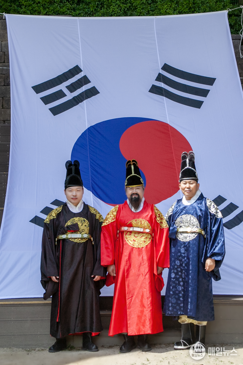 왼쪽 김복철,유승환,신근배