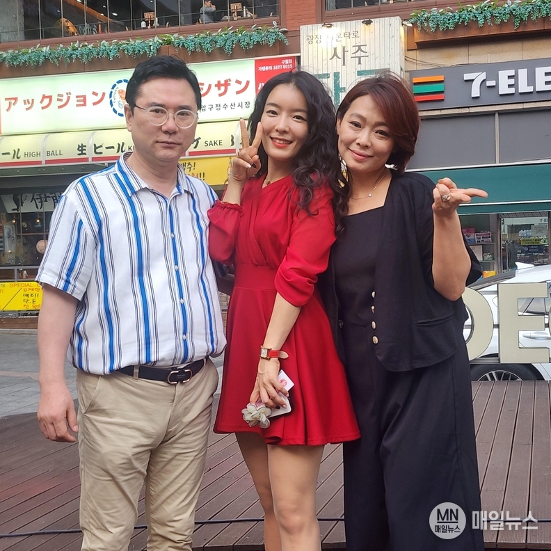 (왼쪽부터) 테너 김형찬, 배우 이자은, 가수 김주희
