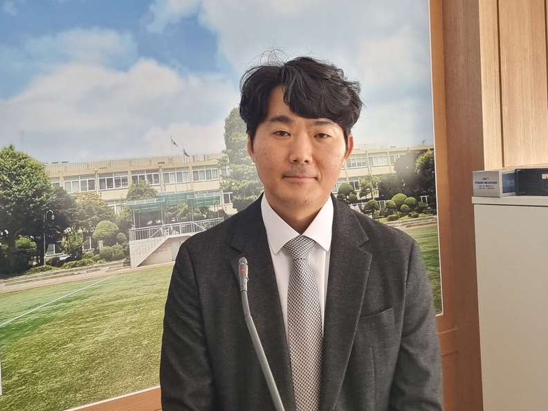 신입생 모집요강과 전형방법을 소개한 김남식 교무부장