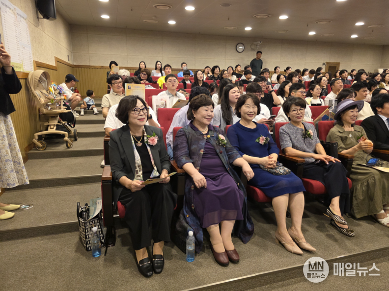 왼쪽부터 색동회인천지부 황규명 인천지부 회장, 색동회 박금희 이사장