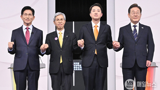 이재명 "내란 극복" vs 김문수 "일자리 창출" vs 이준석 "과학기술 경쟁력"…첫 키워드로 드러난 국가 비전