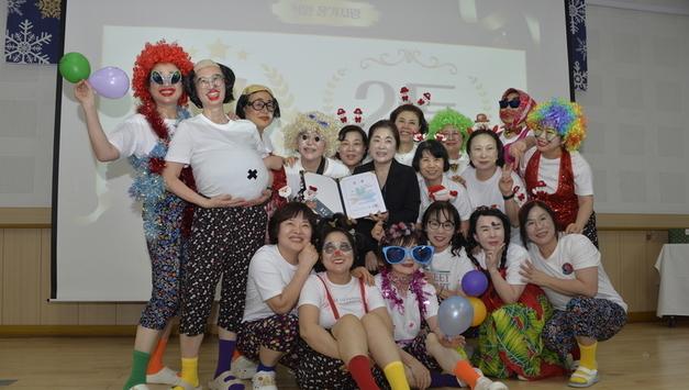 “어르신을 부모처럼”…미래복지요양센터, 직원 화합으로 빛난 2025 송년의 밤