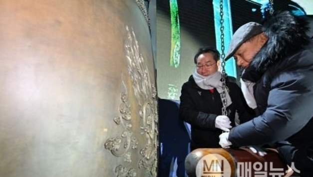 빛으로 붉은 말을 그리다 … 시민과 함께 맞은 2026년 인천의 새 출발