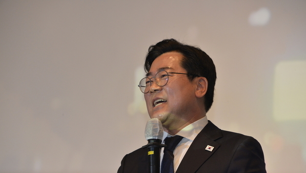 박찬대 국회의원 출판 기념회 개최“정치의 길, 국민 속으로”… 인하대서 출판기념회 성황