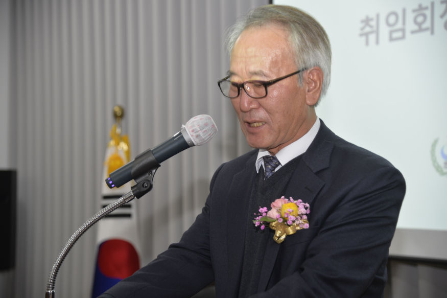 심우석회장옆모습.JPG