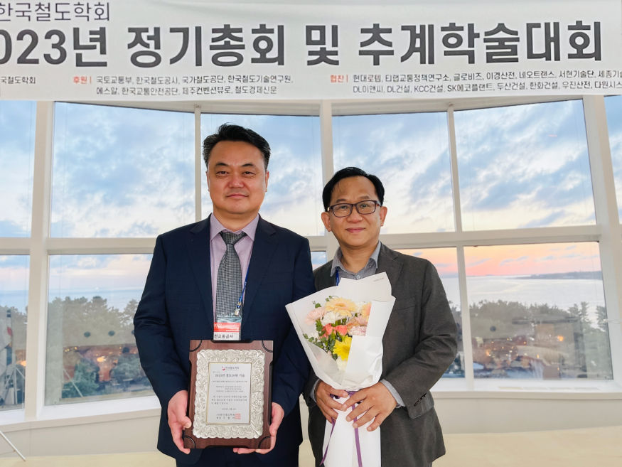사진1(박준선 신호팀장, 박병철 영업본부장).jpg