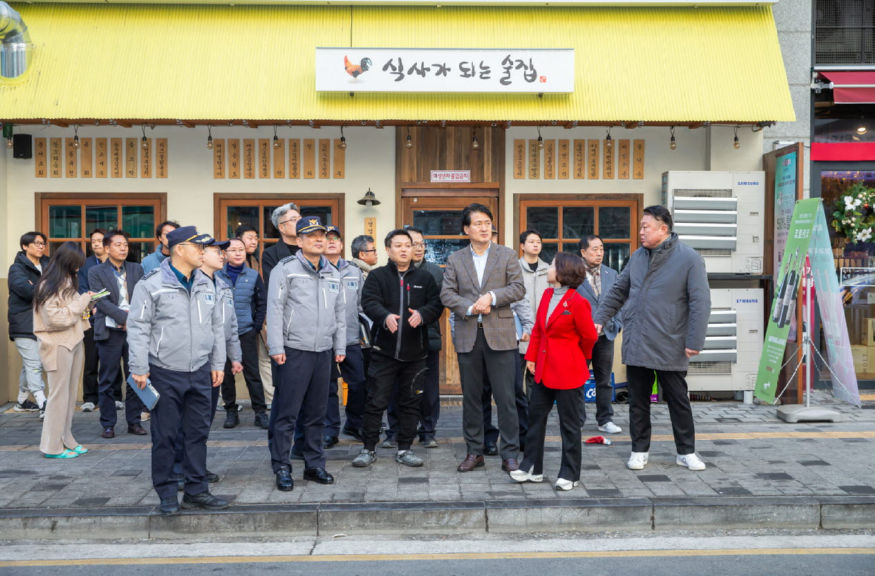 1강범석 서구청장, 검단신도시 상가지역 방범강화를 위해 서부경찰서와 함께 지속적 노력 약속(4).jpg