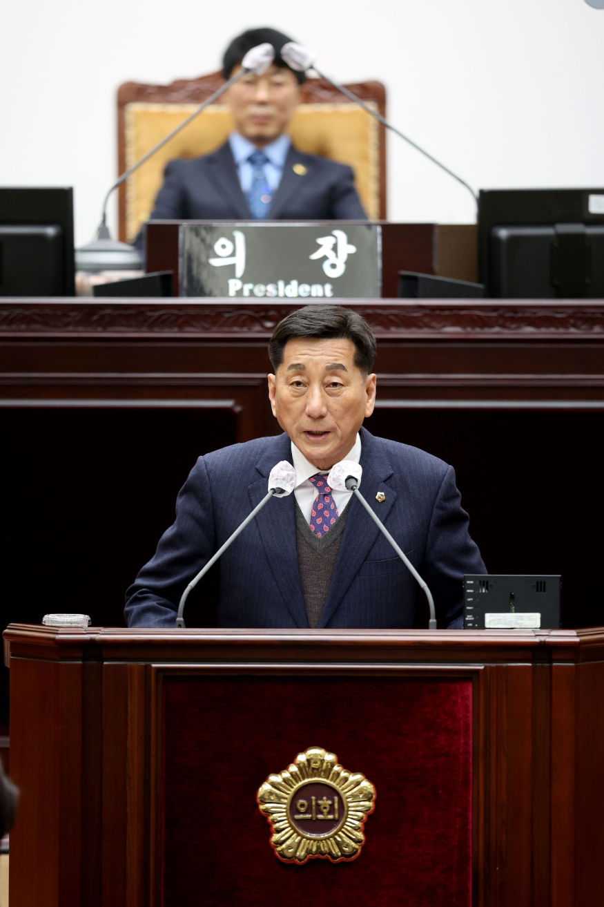 (사진1)이봉락 의장1.jpg