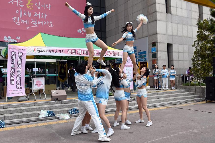 멋진 축하 공연 2024nyeon_je1hoe_incheon_hanbumogajokuinal_ginyeomhaengsa2024_05_11_(2).jpg