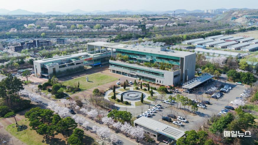 수도권매립지관리공사, 2024년도 인천 ESG 상생기금(I-SEIF) 펠로우 모집 수도권매립지관리공사+본관_02.jpg