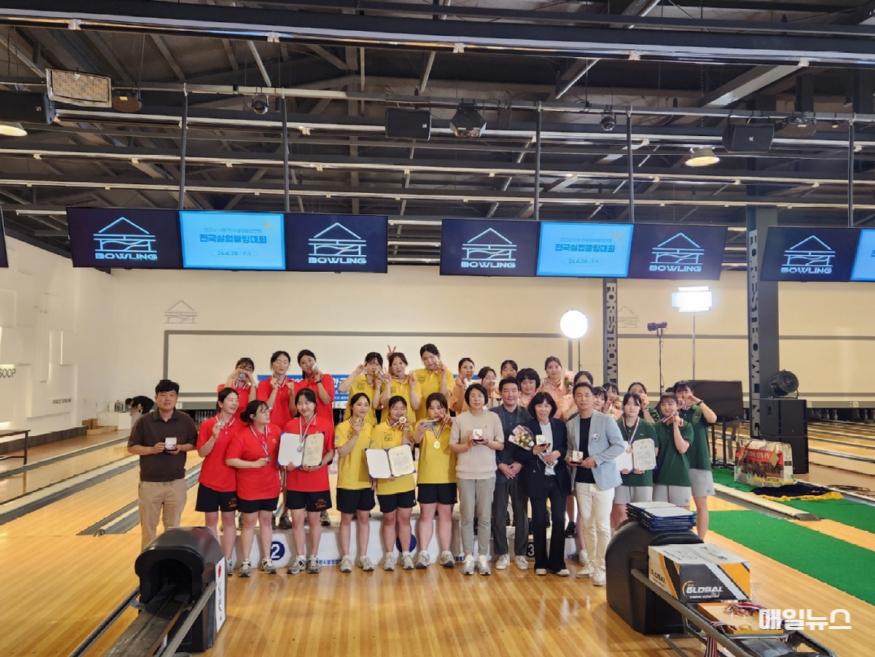 부평구청 여자볼링선수단, 2024 전국실업볼링대회 단체전 2인조 2위 쾌거 ⓒ 부평구 2. 부평구청 여자볼링선수단, 2024 남원 한국실업볼링연맹 전국실업볼링대회 단체전 2인조 2위 등 쾌거1.jpg