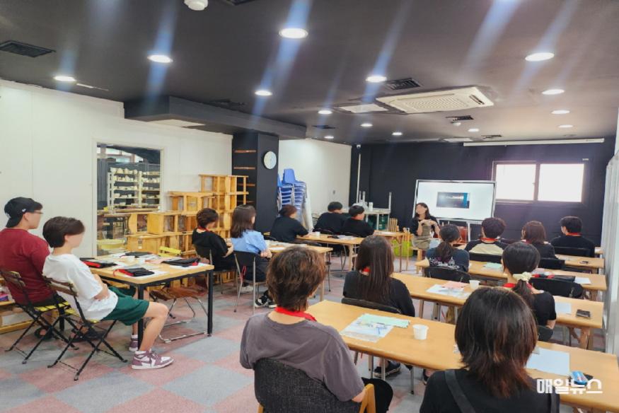 계양구학교밖청소년지원센터, ‘도예가 직업체험활동’ 프로그램 운영 ⓒ 계양구 0802 계양구학교밖청소년지원센터, ‘도예가 직업체험활동’ 프로그램 운영 (1)1.jpg