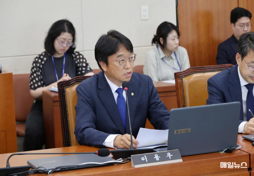 중대재해법 사건 계속 쌓이는데... 사건처리율은 31%에 불과 ⓒ 이용우 의원실 이용우_대표사진(상임위)0.jpg