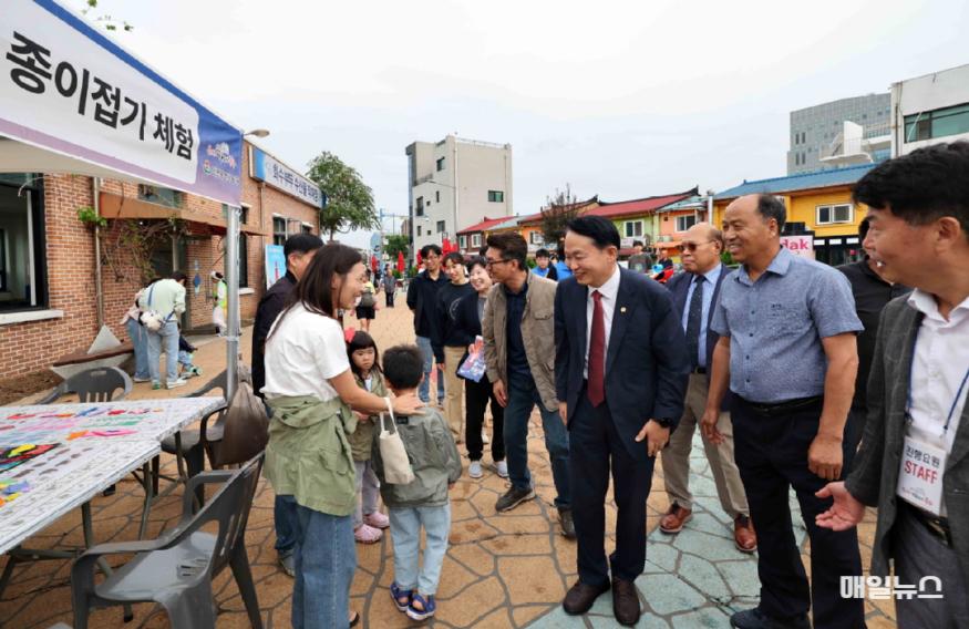 인천 동구, 화수부두 축제 성황리 마무리 ⓒ 인천 동구청 (1)인천동구_화수부두 축제 성황리 마무리300.jpg