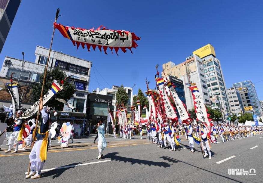 부평구, 2024년 제28회 부평풍물대축제 성료 ⓒ 부평구 1. 부평구, 2024년 제28회 부평풍물대축제 성료 (3)0.jpg