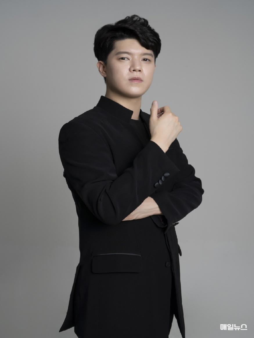 정한결 지휘자 프로필 사진0.jpg