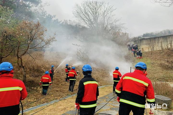 강화군, 산불방지대책본부 본격 가동...산불 총력 대응 ⓒ 강화군 산불진화 시범훈련(2)0.jpg