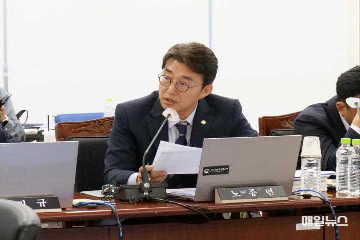 과학기술계 정부출연연 ‘내ㆍ외부 갑질’심각, ‘외부 갑질 심각성’ 4배 가량 증가 ⓒ 노종면 의원실 노종면의원 국감 질의사진0.jpg