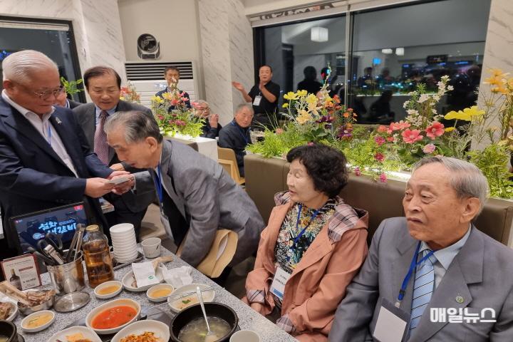 인천기계공업고등학교, 화공과 동문회 정기총회 실시 ⓒ 이장원 기자 은사님0.jpg