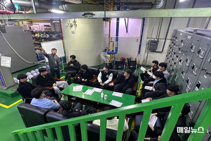 인천서구시설관리공단-인천기계공업고등학교, 241023_청사관리부_인천서구시설관리공단-인천기계공업고등학교 청년진로 진학 현장 체험 및 간담회 보도자료 사진30.jpg