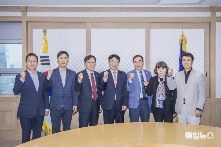 인천시 중구의회, 인천경제자유구역청 방문 ⓒ 중구의회 사진(인천경제자유구역청 방문) (3)0.jpg