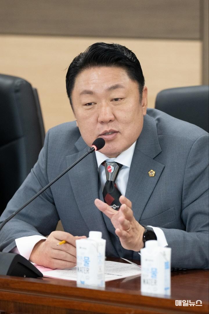 인천시의회 신충식 의원, 딥페이크 성범죄 예방 대책 촉구 ⓒ 인천시의회 보도자료 사진0.jpg