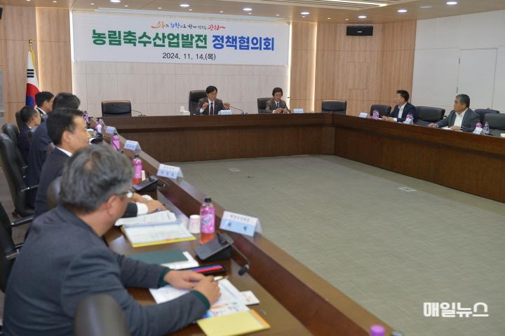 박용철 강화군수, 농림축수산업발전 정책협의회 개최 ⓒ 강화군 농림축산업 발전 정책협의회 (1)0.JPG