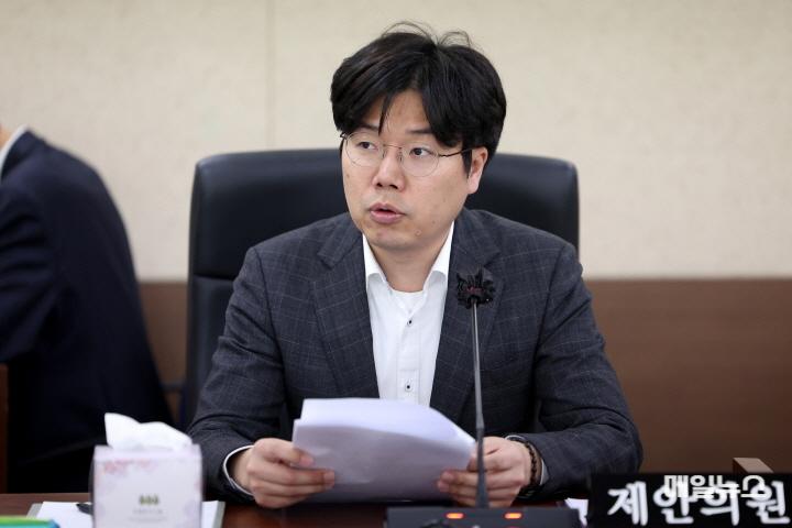 인천시의회 정종혁 의원, ‘인천시교육청 디지털 성범죄 예방 및 교육에 관한 조례 개정안’ 상임위 통과! ⓒ 인천시의회 241122_제299회_인천광역시의회_제2차_정례회_제1차_교육위원회_1020185400.jpg