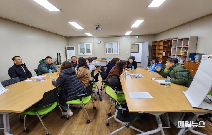 1126 작전서운동 주민자치회, ‘모이작!! 모여서 이야기하는 작전서운동’ 두 번째 주민공론장 개최0.jpg