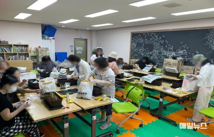 1129 계양구가족센터, 공유텃밭 프로그램 ‘슬기로운 농장생활 시즌 2’ 진행 (2)0.jpg