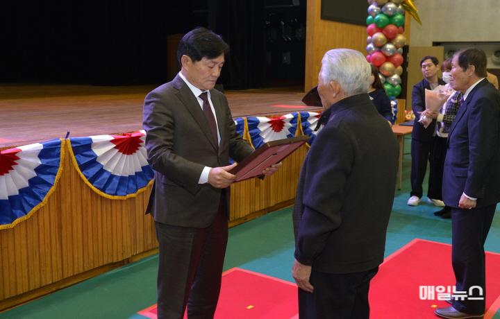 강화군, 2024년도 노인 일자리 및 사회활동 지원사업 평가회 개최 ⓒ 강화군 노인사회활동지원사업 평가회 (1)0.JPG