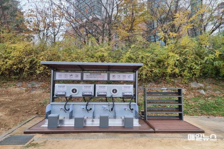 인천시설공단, 달빛공원 산책로에 사계절 사용 가능한 멀티 세족 시설 설치 ⓒ 인천시설공단 image010.jpg