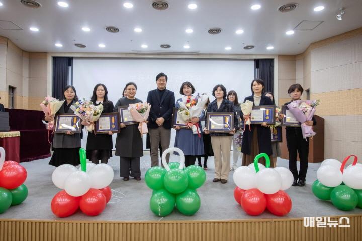 인천 서구, 2024년 보육발전 유공자 표창 수여 ⓒ 서구청 0인천 서구, 2024년 보육발전 유공자 표창 수여(2)0.jpg
