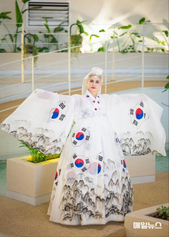 시니어 모델이 궁중합창단 단원으로 변신.. image030.jpg