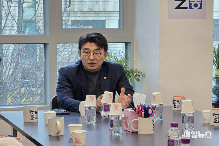 [별첨2]_캠프마켓_의견청취_및_현안설명_간담회_사진01.jpg