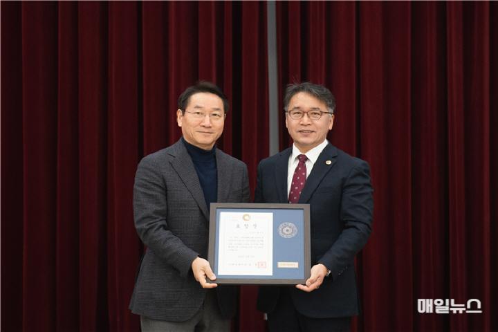 인천시설공단, 인천광역시 가족친화인증 우수 기관 표창 수상 ⓒ 인천시설공단 image0101.jpg