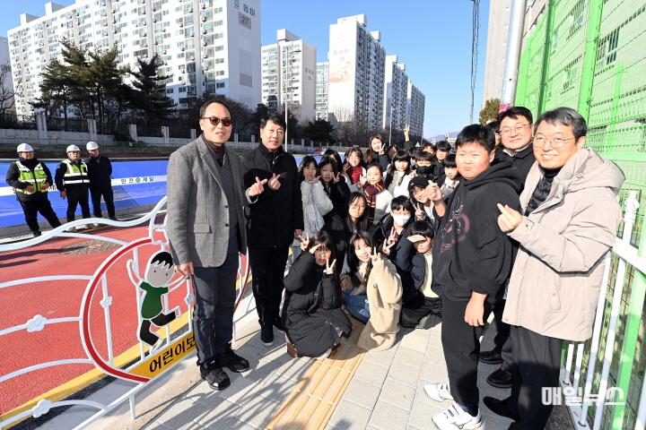 부평구, 굴포특화가로 조성사업 완료 …안전한 통학로 조성 ⓒ 부평구 1. 부평구, 굴포특화가로 조성사업 완료…안전한 통학로 조성201.jpg
