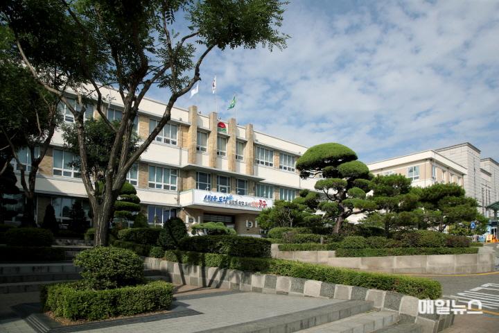 인천 중구, 특허 업체와 손잡고 ‘폐현수막 재활용 지원사업’ 추진 ⓒ 중구청 1-1 중구청 전경사진01.JPG