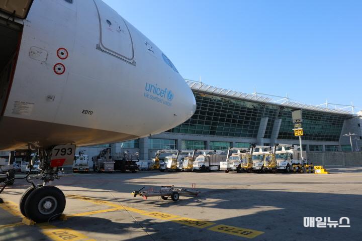 인천공항 국산 시각주기유도시스템 사진 ⓒ 인천국제공항공사 별첨2_인천공항 국산 시각주기유도시스템 사진01.jpg