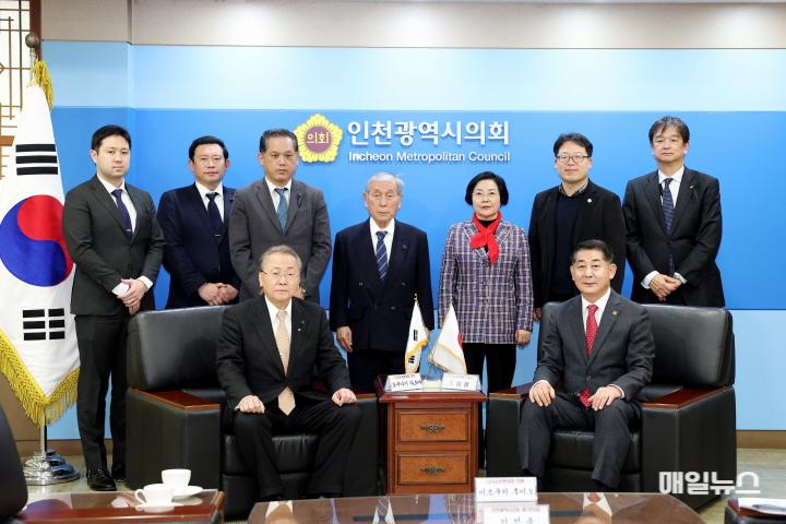 인천시의회와 일본 나가사키현의회, 다양한 정책 교류 ⓒ 인천시의회 250117_일본_나가사키현의회_의장_졉견_15093733001.jpg