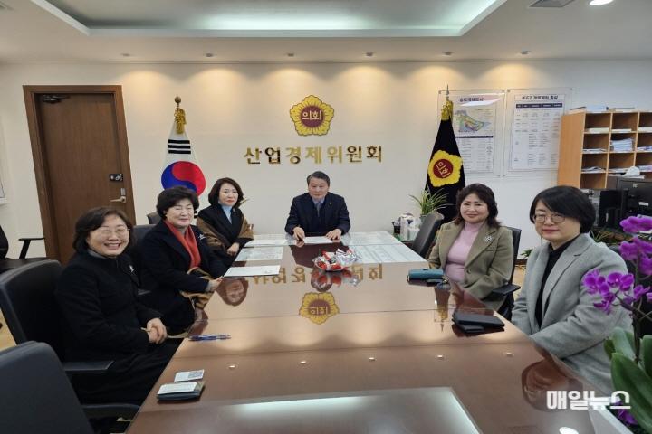 인천시의회 산업경제위원회, 지역경제 활성화관련 한국여성경제인협회 인천지회와 차담회 개최 ⓒ 인천시의회 사진01.jpg