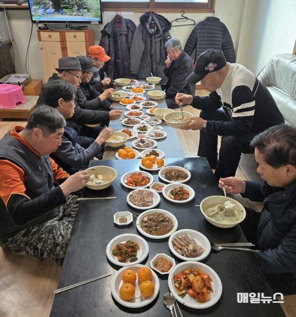 인천 서구 가좌3동, 떡국 나눔 행사 가져 ⓒ 서구청 2인천 서구 가좌3동, 떡국 나눔 행사 가져2 (2)0.jpg