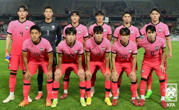 2022년 9월 우즈베키스탄과의 친선경기에 나선 올림픽대표팀의 모습.