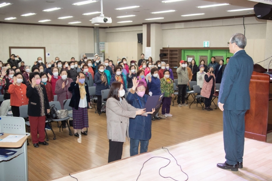 ‘우리도 새내기 대학생’ 인천 서구노인대학 입학식 열려