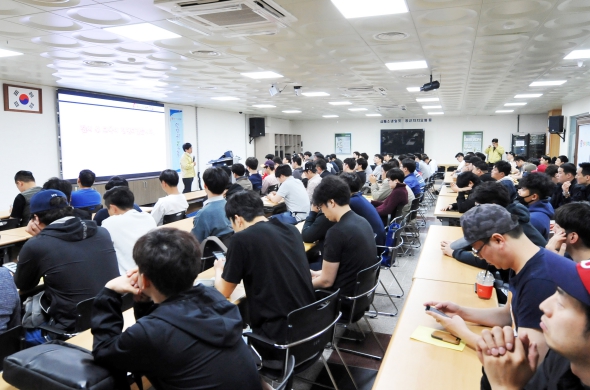 코로나19 이후 4년 만에 열린 민방위 집합교육.